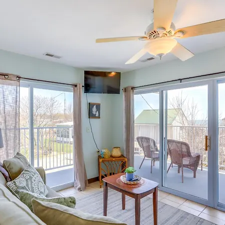 Waterfront Bass Island Retreat With Balcony And Tv Apartment